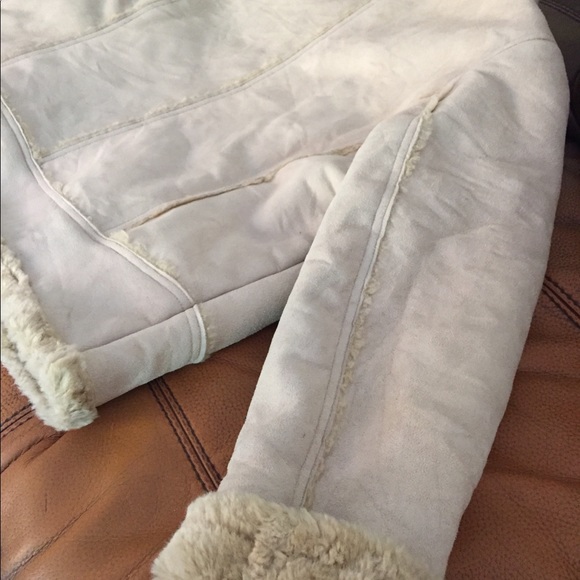 Faux shearling coat - Picture 10 of 15